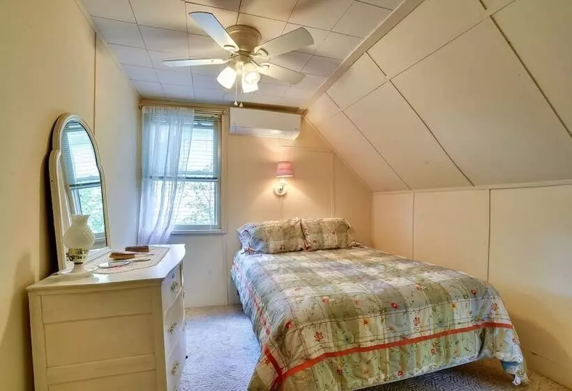 Cozy Cohocton Cottage W/ Private Beach & Deck!