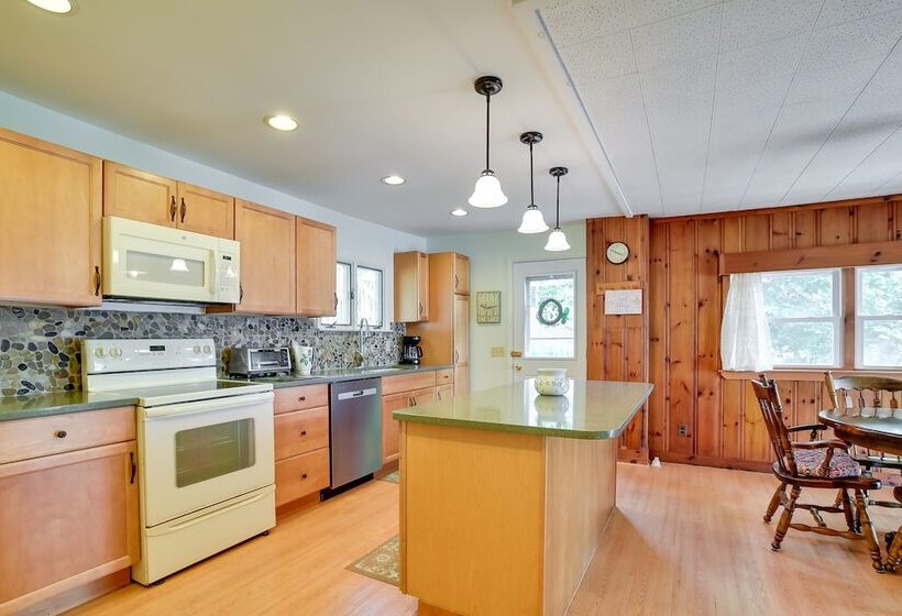 Cozy Cohocton Cottage W/ Private Beach & Deck!