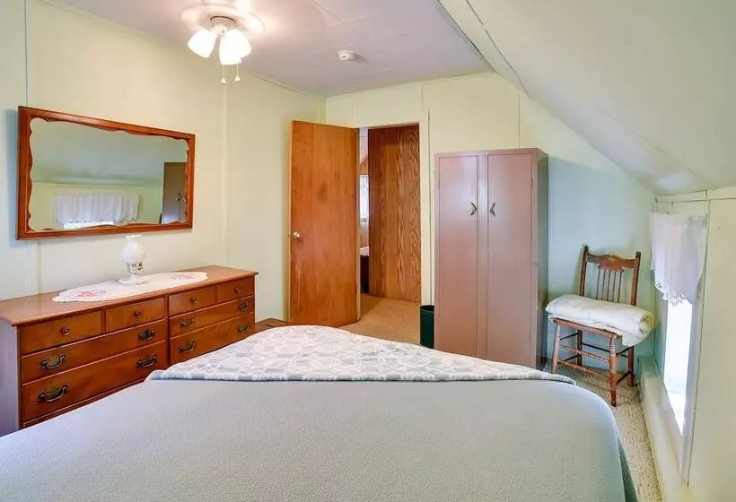 Cozy Cohocton Cottage W/ Private Beach & Deck!