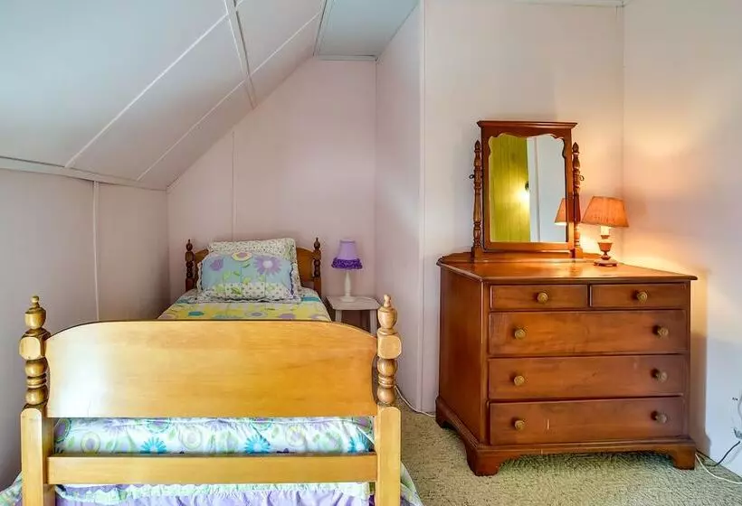 Cozy Cohocton Cottage W/ Private Beach & Deck!