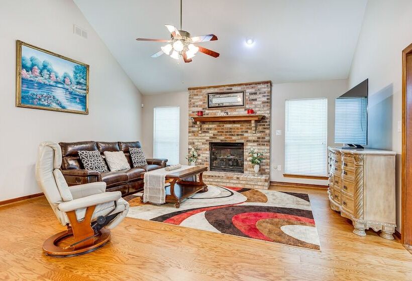 Dog Friendly Alabama Retreat W/ Patio & Fire Pit!