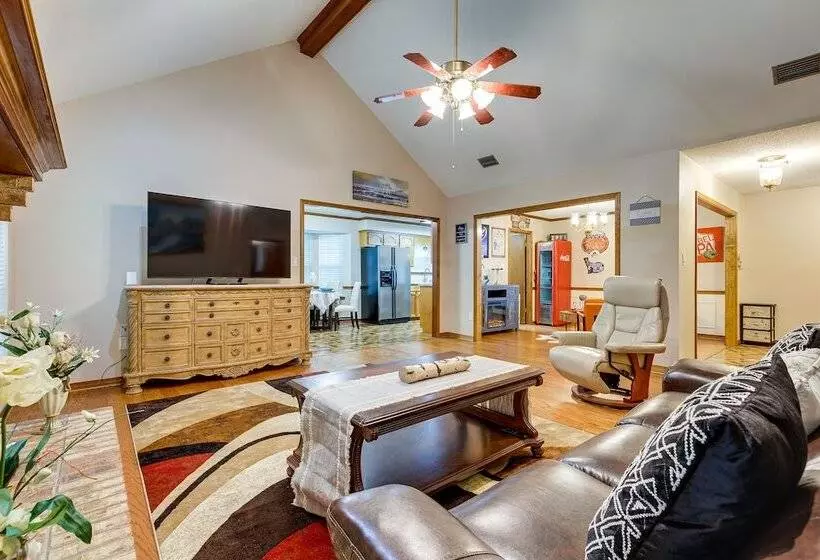 Dog Friendly Alabama Retreat W/ Patio & Fire Pit!