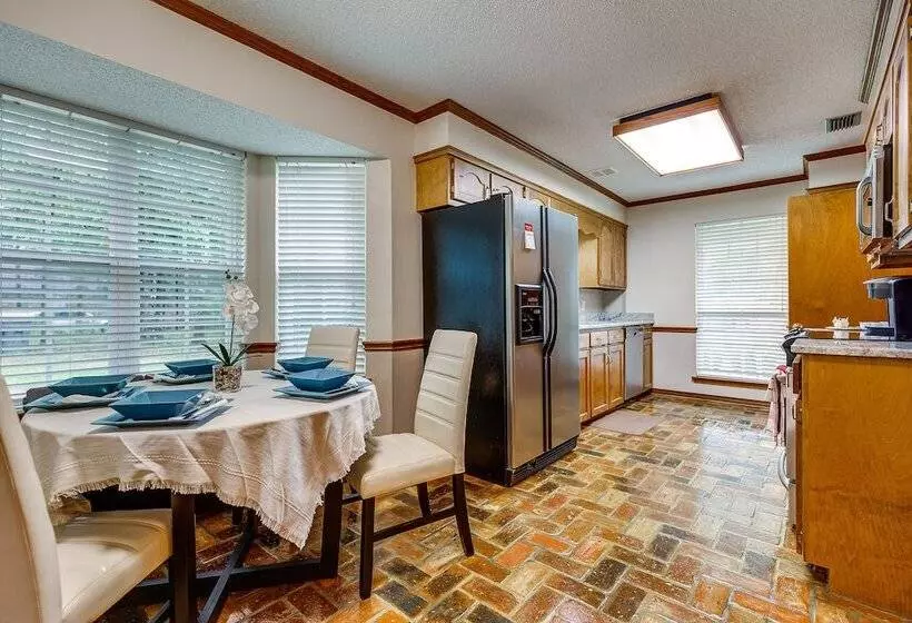 Dog Friendly Alabama Retreat W/ Patio & Fire Pit!