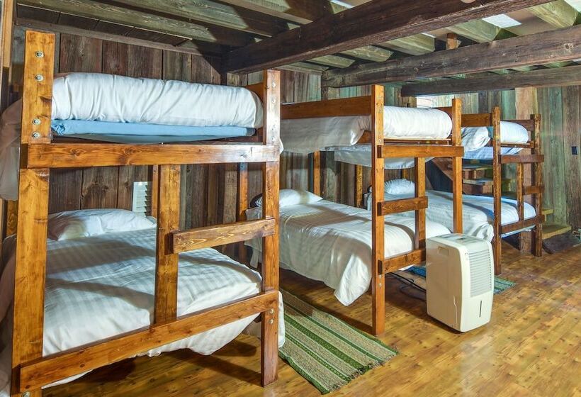 Family Friendly Dubois Cabin W/ Community Pool!