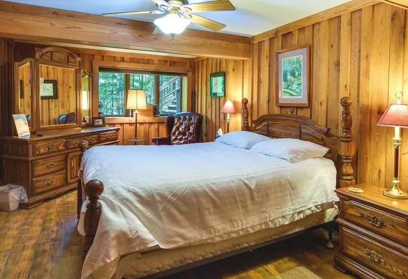 Family Friendly Dubois Cabin W/ Community Pool!