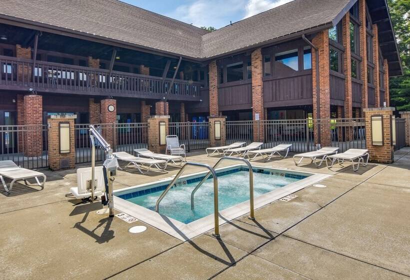 Family Friendly Dubois Cabin W/ Community Pool!