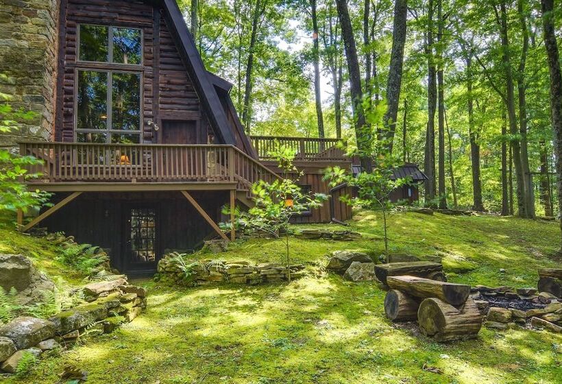 Family Friendly Dubois Cabin W/ Community Pool!