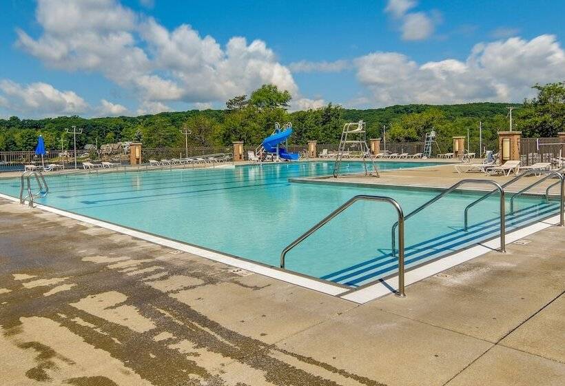 Family Friendly Dubois Cabin W/ Community Pool!