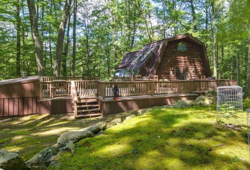 Family Friendly Dubois Cabin W/ Community Pool!