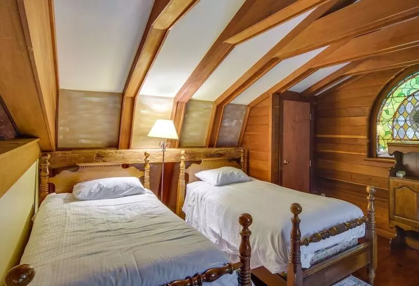 Family Friendly Dubois Cabin W/ Community Pool!