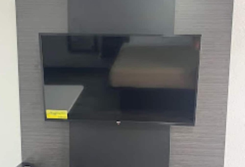 Hotel Efficiency Lodge   Cartersville