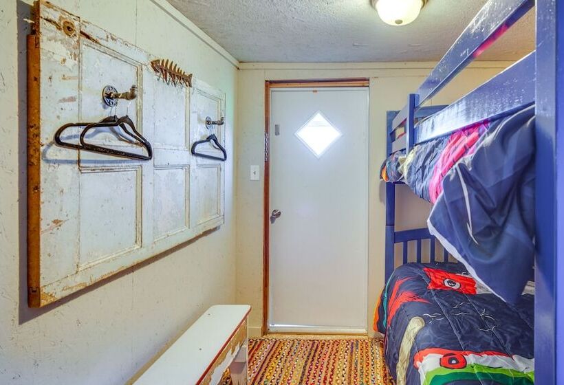 Lakefront Jonesville Cabin W/ Dock + Fire Pit!