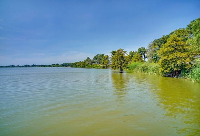 Lakefront Jonesville Cabin W/ Dock + Fire Pit!