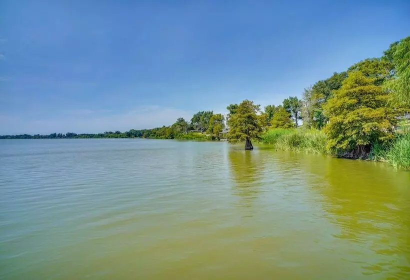 Lakefront Jonesville Cabin W/ Dock + Fire Pit!