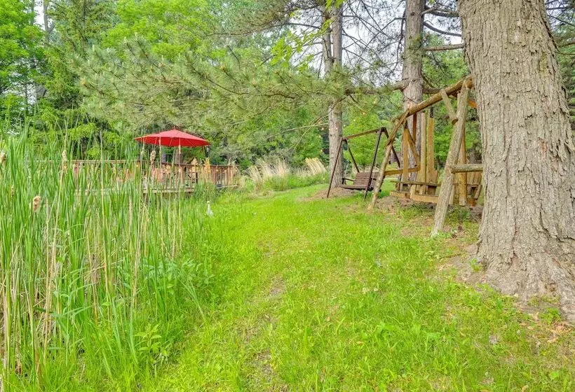 Magical Metamora Cottage W/ Fire Pit, Pond, Deck!