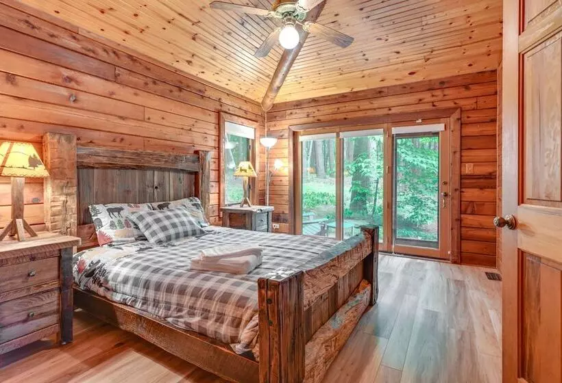 Magical Metamora Cottage W/ Fire Pit, Pond, Deck!