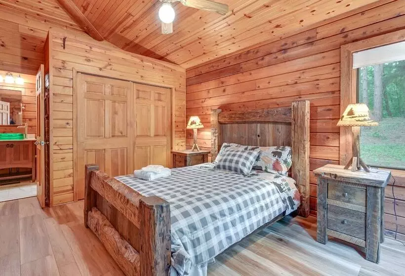 Magical Metamora Cottage W/ Fire Pit, Pond, Deck!