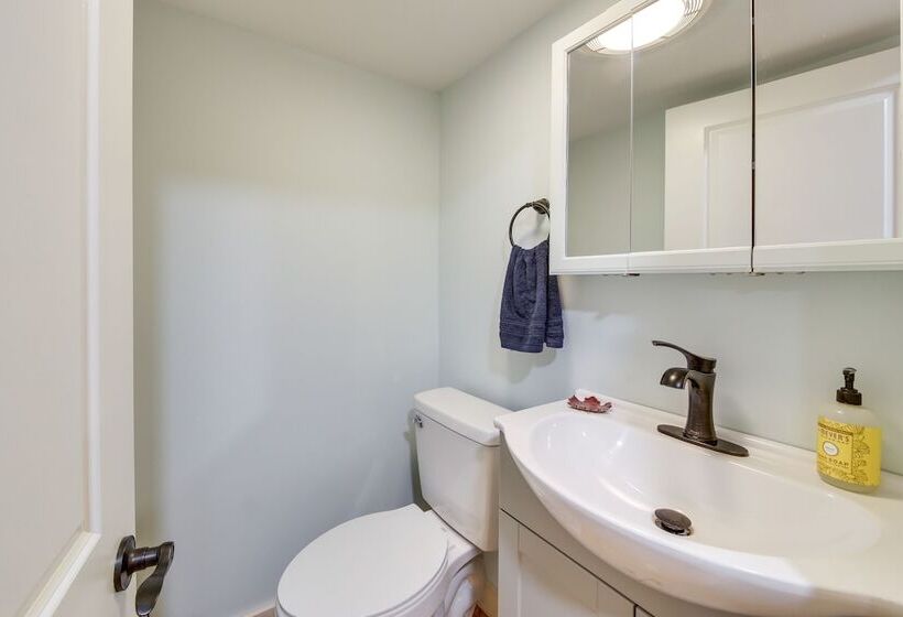 Maine Lake House W/ Private Dock & Kayaks!