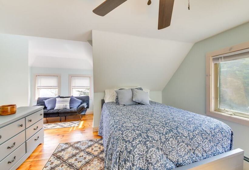 Maine Lake House W/ Private Dock & Kayaks!