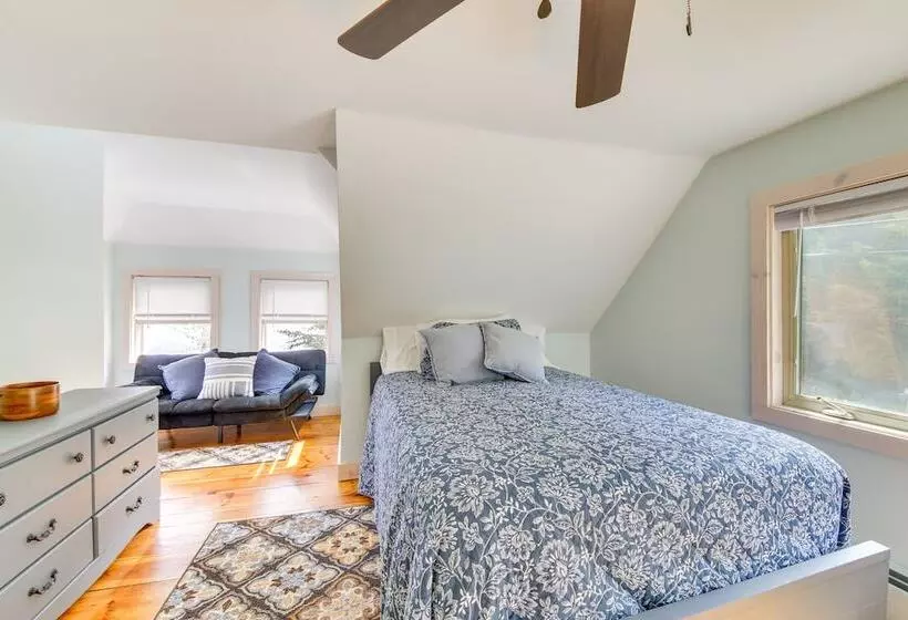 Maine Lake House W/ Private Dock & Kayaks!