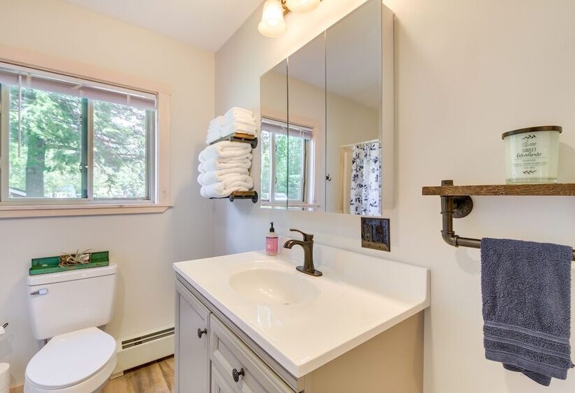 Maine Lake House W/ Private Dock & Kayaks!