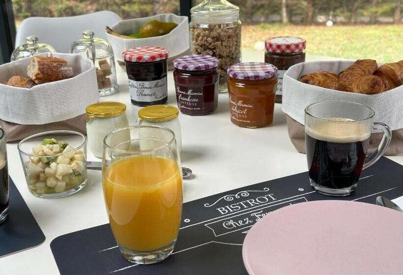 פנסיון Le Clos Des Lilas