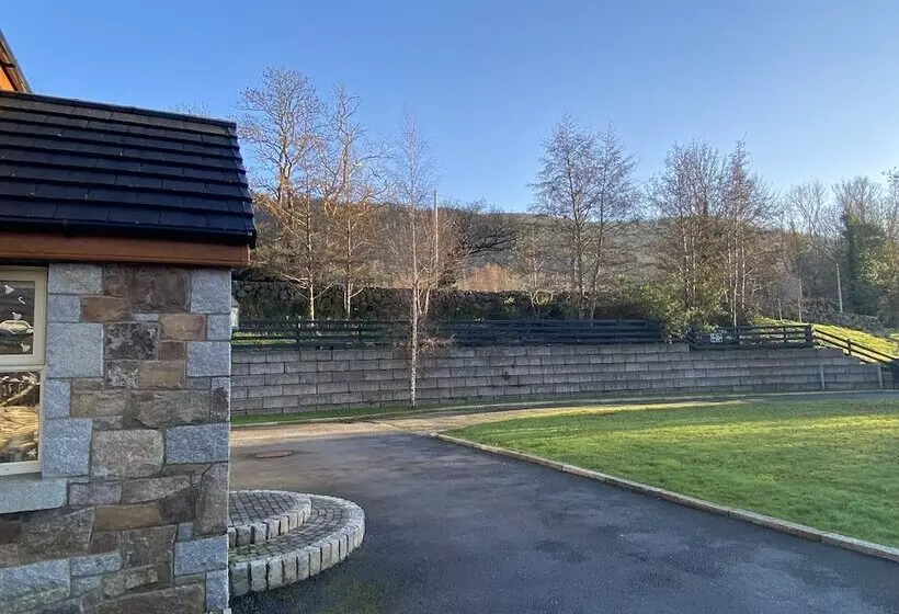 Lomakeskus Rostrevor Valley Holiday Park  En Suite Rooms With Hot Tub And Private Car Service