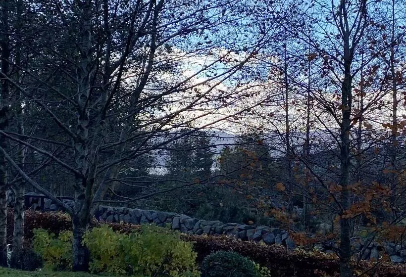 Lomakeskus Rostrevor Valley Holiday Park  En Suite Rooms With Hot Tub And Private Car Service