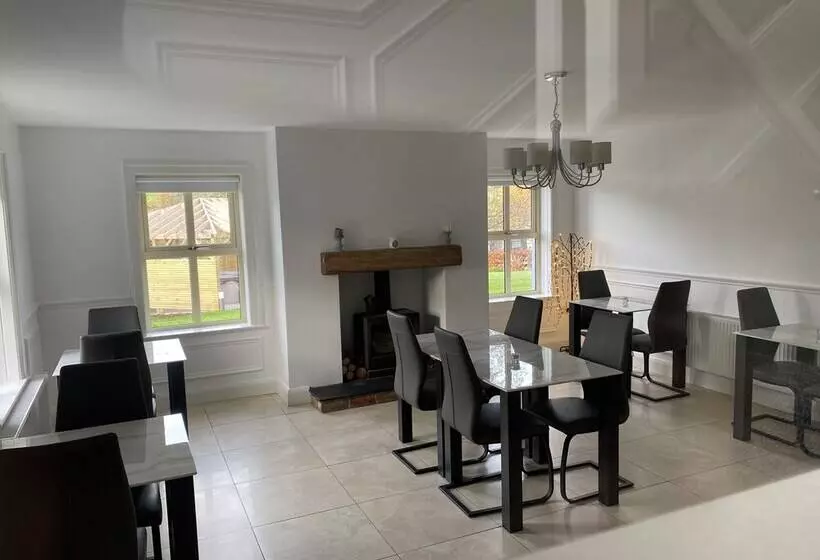 Lomakeskus Rostrevor Valley Holiday Park  En Suite Rooms With Hot Tub And Private Car Service