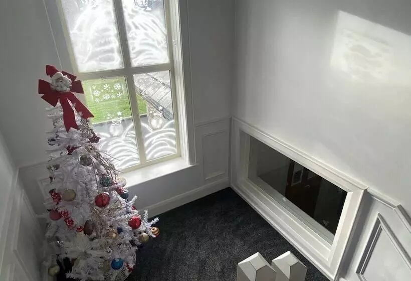 Lomakeskus Rostrevor Valley Holiday Park  En Suite Rooms With Hot Tub And Private Car Service