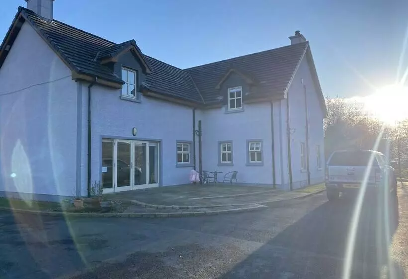 Lomakeskus Rostrevor Valley Holiday Park  En Suite Rooms With Hot Tub And Private Car Service