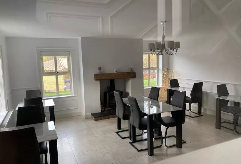 Lomakeskus Rostrevor Valley Holiday Park  En Suite Rooms With Hot Tub And Private Car Service