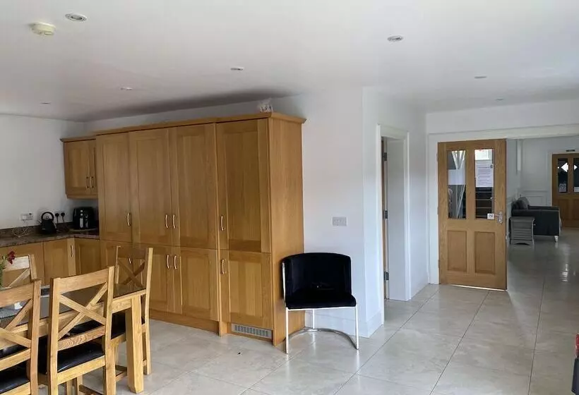 Lomakeskus Rostrevor Valley Holiday Park  En Suite Rooms With Hot Tub And Private Car Service