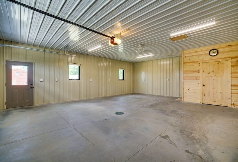 Spacious Preston Home W/ Fire Pit!