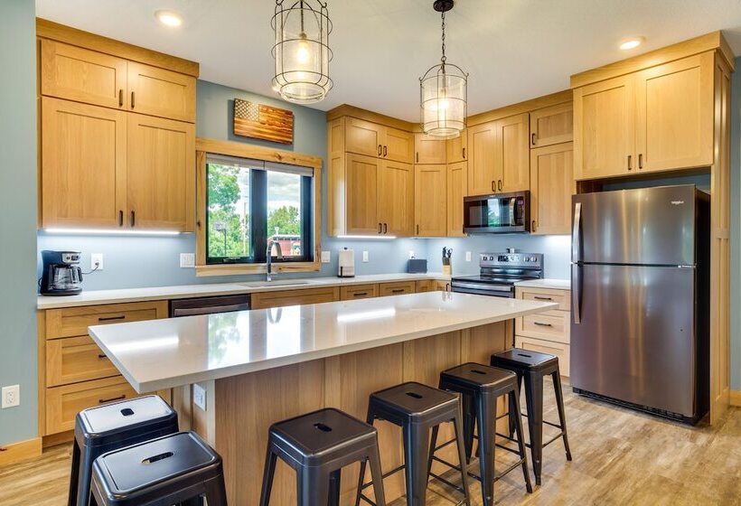 Spacious Preston Home W/ Fire Pit!