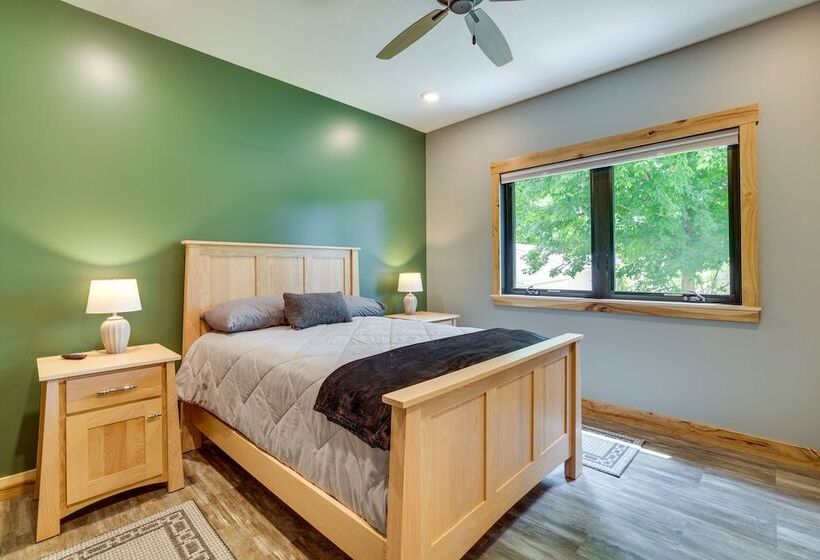 Spacious Preston Home W/ Fire Pit!