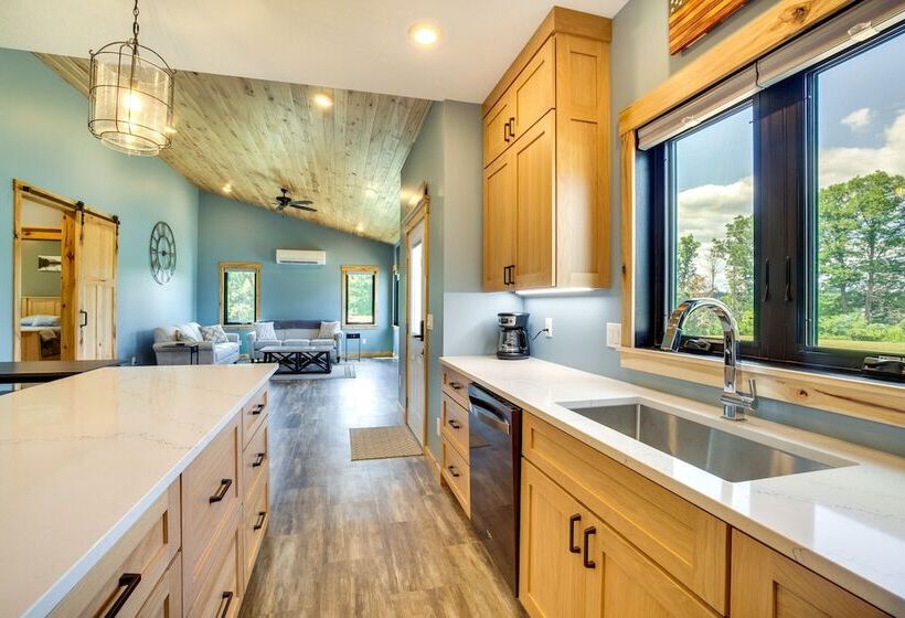 Spacious Preston Home W/ Fire Pit!