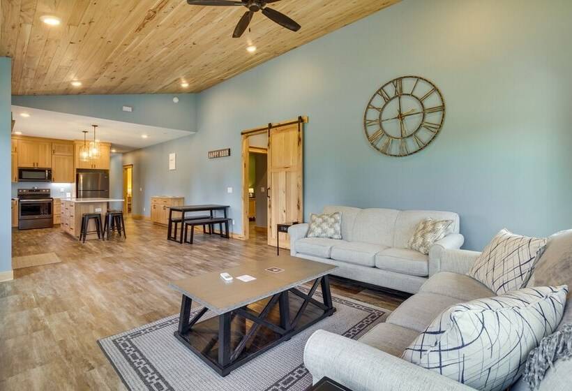 Spacious Preston Home W/ Fire Pit!