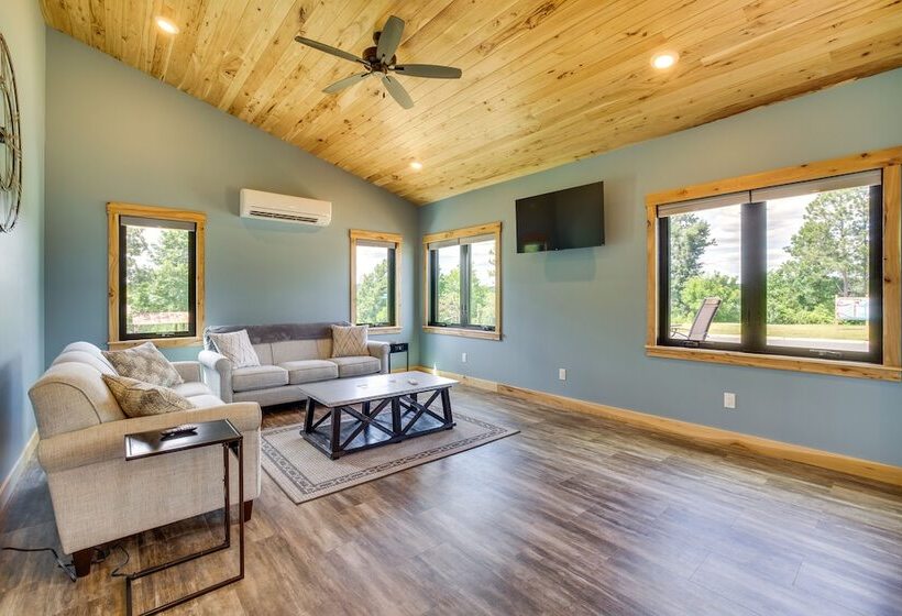 Spacious Preston Home W/ Fire Pit!