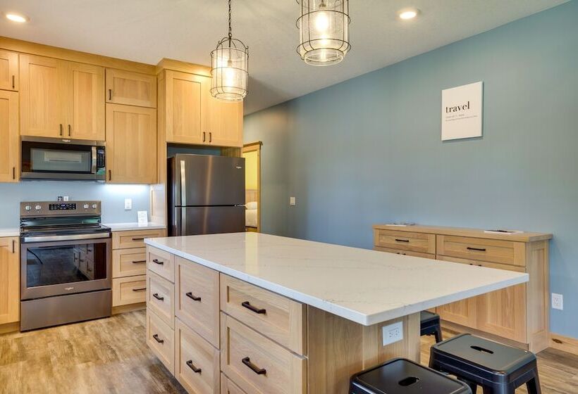 Spacious Preston Home W/ Fire Pit!