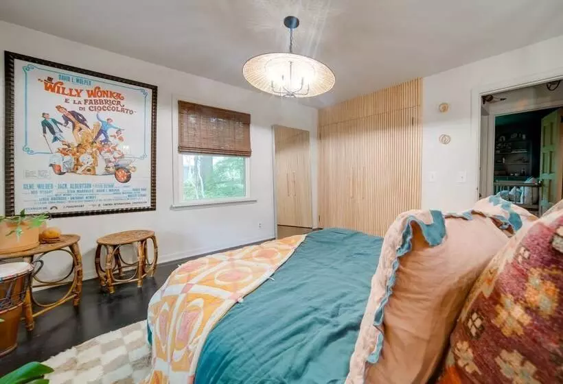 Stylish Willoughby Hills Retreat W/ Fireplace!