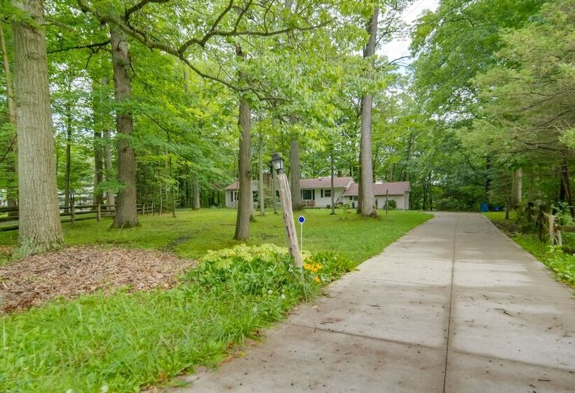 Stylish Willoughby Hills Retreat W/ Fireplace!