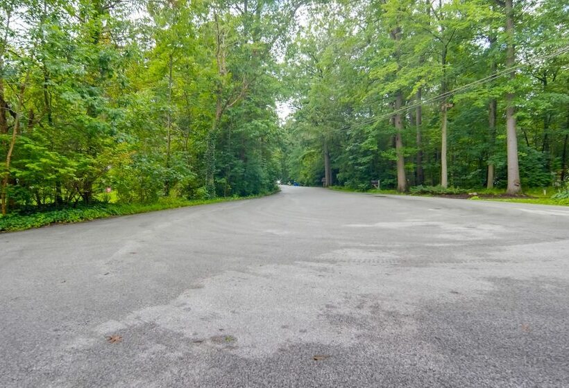 Stylish Willoughby Hills Retreat W/ Fireplace!