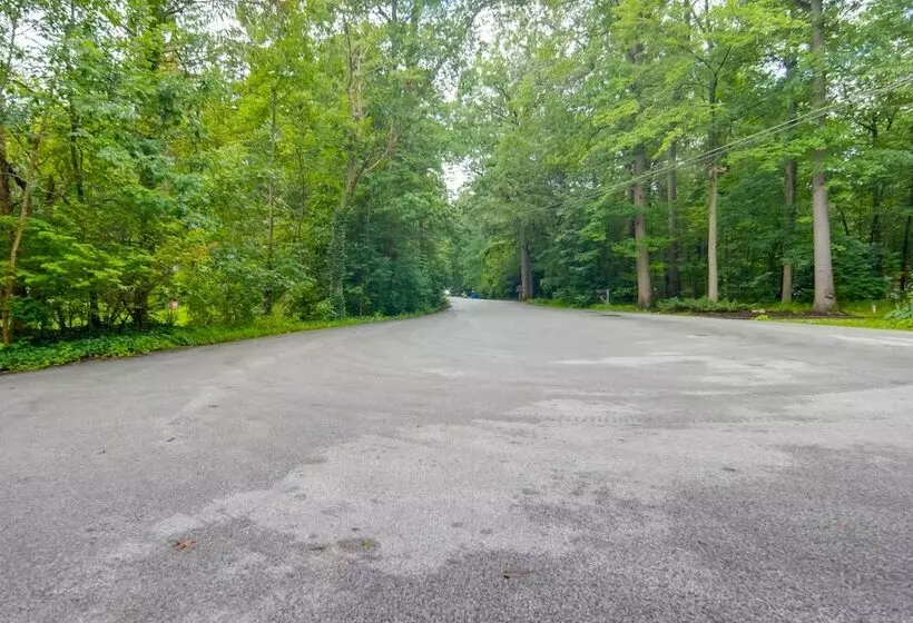 Stylish Willoughby Hills Retreat W/ Fireplace!