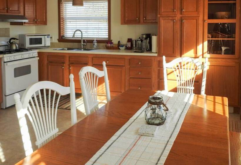 Dutch Country Home: 9 Mi To Sight & Sound Theater