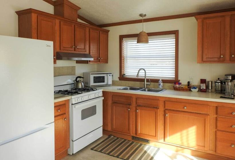 Dutch Country Home: 9 Mi To Sight & Sound Theater