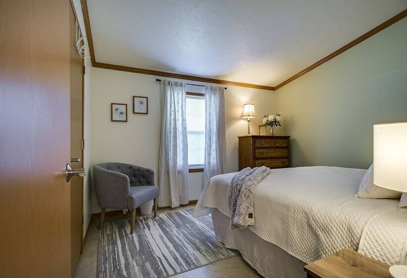 Dutch Country Home: 9 Mi To Sight & Sound Theater