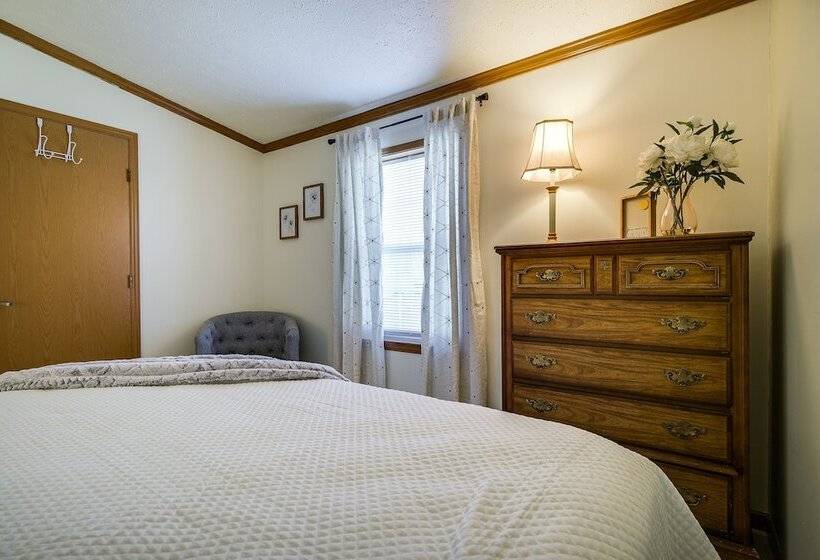 Dutch Country Home: 9 Mi To Sight & Sound Theater