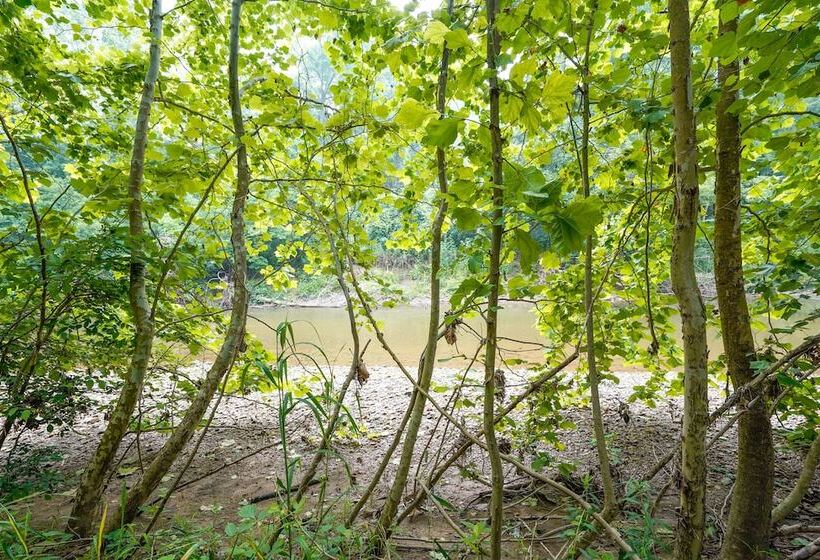 Utica Vacation Home ~ 12 Mi To Denison University!