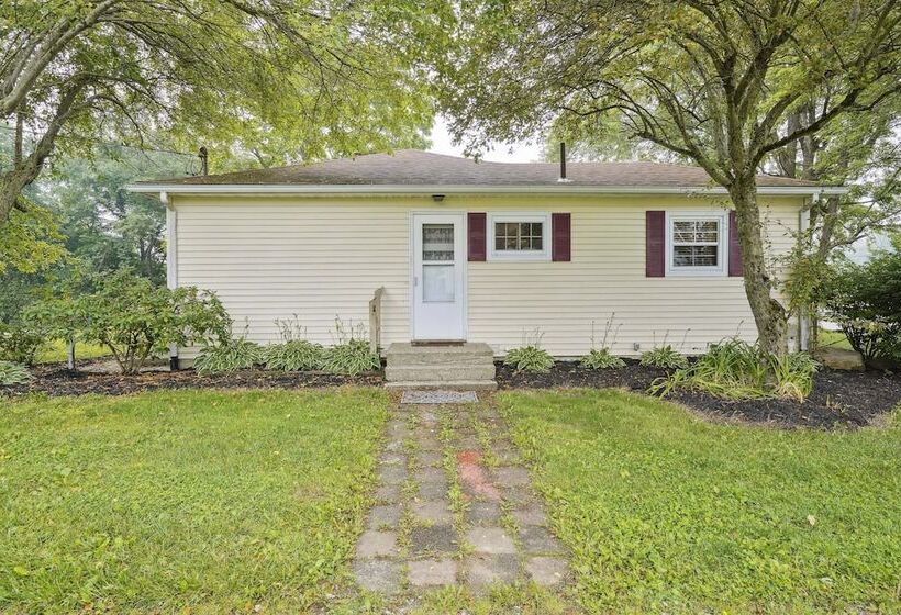 Utica Vacation Home ~ 12 Mi To Denison University!